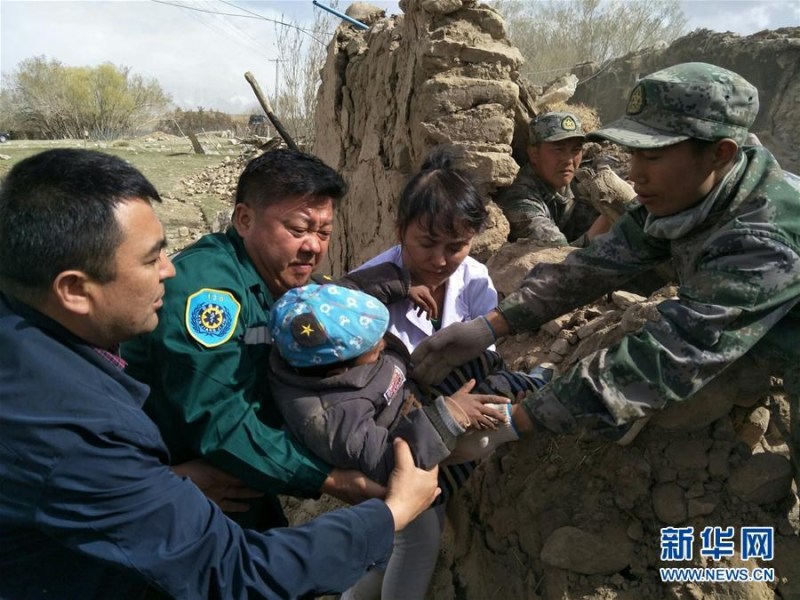 新疆塔什库尔干县5.5级地震截至11日11时已造成8人遇难、23人受伤，受灾最严重的塔什库尔干乡库孜滚村220户、1520间土坯房屋全部倒塌。
