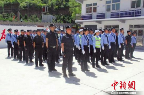 山西省长治市壶关县公安局旅游警察大队12日挂牌成立。官方供图